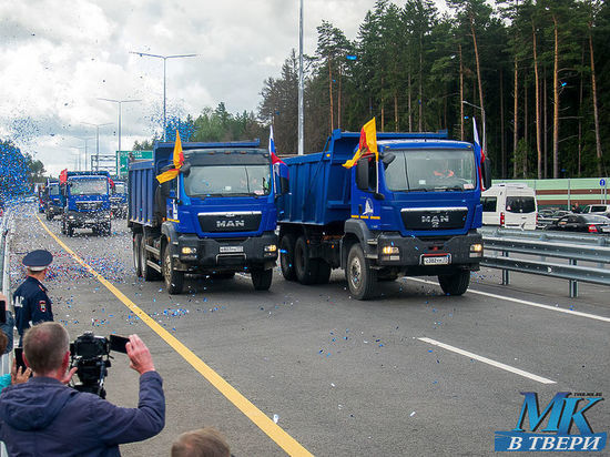 «Пролёт» до Твери: второй участок М-11 открыли серпантиновым салютом