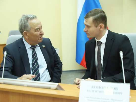 Глава Хакасии: У парламента есть аппарат, можно также переименовать администрацию Глава Хакасии: У парламента есть аппарат, можно также переименовать администрацию