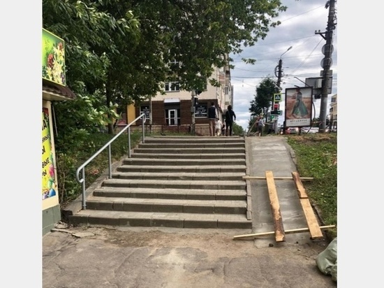 На проспекте Гагарина в Смоленске отремонтировали лестницу