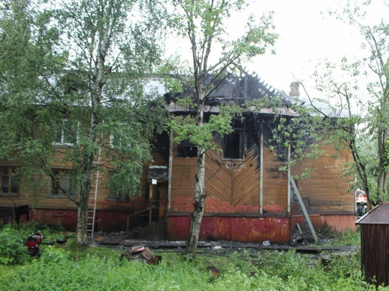 Утром в Архангельске вспыхнула очередная деревяшка