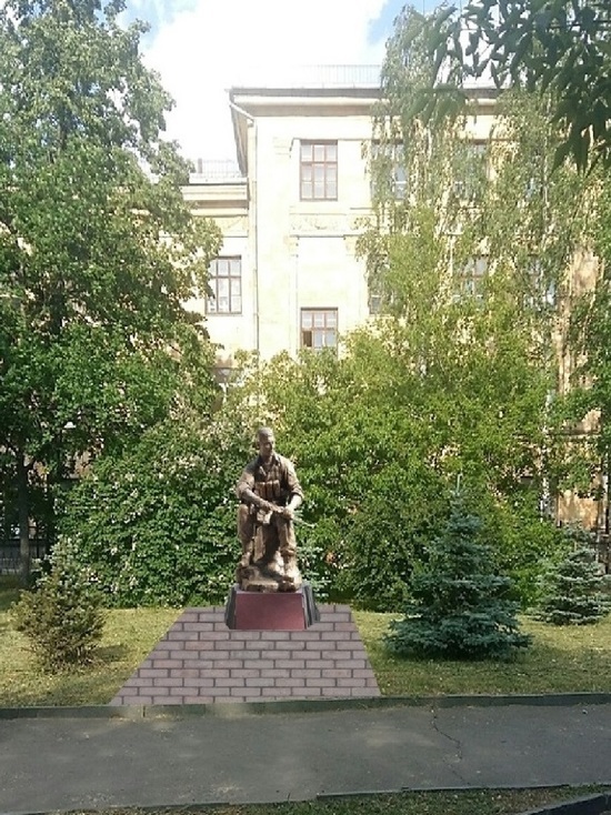 В Петрозаводске благоустроят парк и установят новый памятник