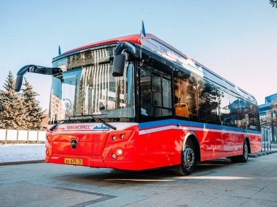 Тюменцев приглашают прокатиться на двухэтажном автобусе