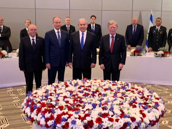 Болтон: РФ, США и Израиль провели историческую встречу