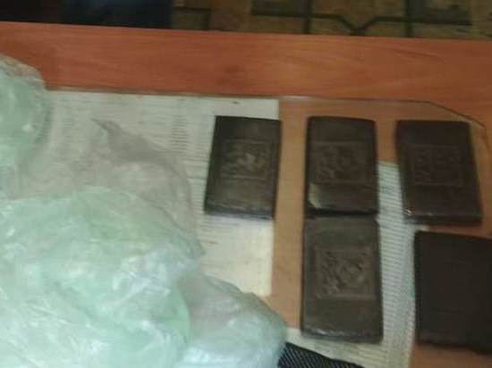 Почти полкилограмма гашиша было обнаружено у задержанного в Кинешме местного жителя