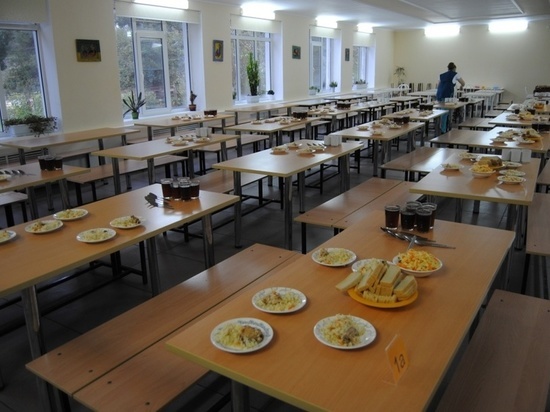 Кировчане пожаловались в ОНФ на работу столовых в школах