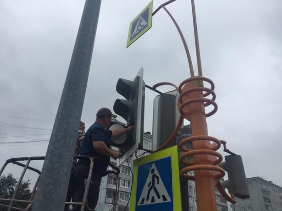 Возле крупного гипермаркета в Кемерове изменилась схема движения