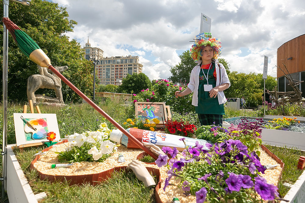 Фестиваль садов и цветов Moscow Flower Show открылся в Москве.
