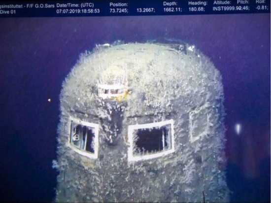 Находящаяся на морском дне субмарина требует регулярного наблюдения