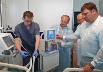 Аппарат для получения прямо у кровати пациента терапевтического газа оксида азота, спасающего от преждевременной смерти, создали сотрудники Российского федерального ядерного центра- ВНИИ экспериментальной физики в Сарове