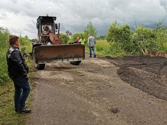 Мэрия Ярославля начала ремонт дороги на кладбище в Селифонтово