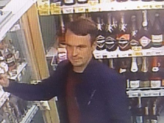 Полицейские ищут кировчанина, который украл из магазина бутылку водки