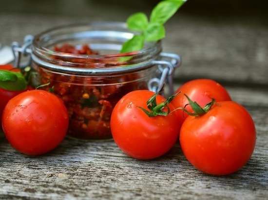 Что делать, если томаты остановились в росте, дали совет волгоградцам