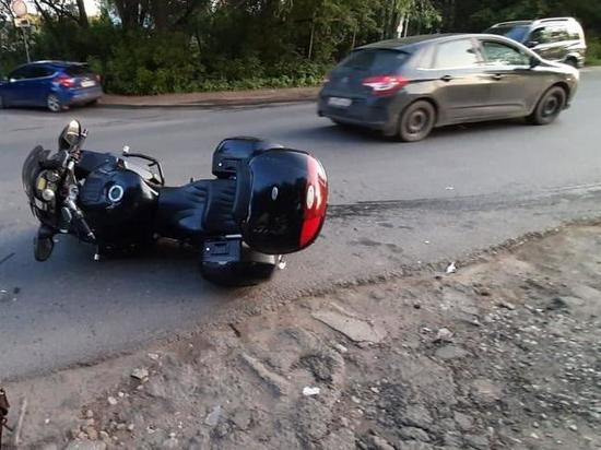 Мотоциклист и его пассажирка пострадали в ДТП в Рязани