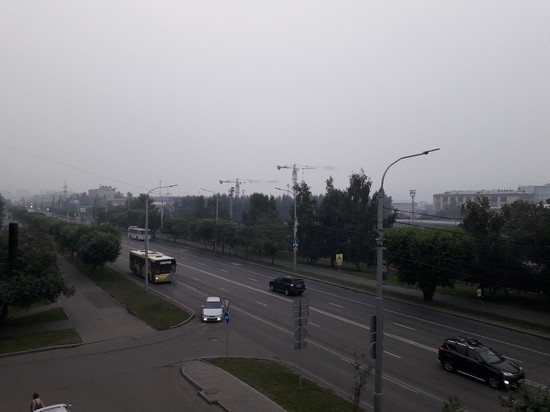 Тайга горит: Красноярск окутало едким дымом от лесных пожаров (фото)