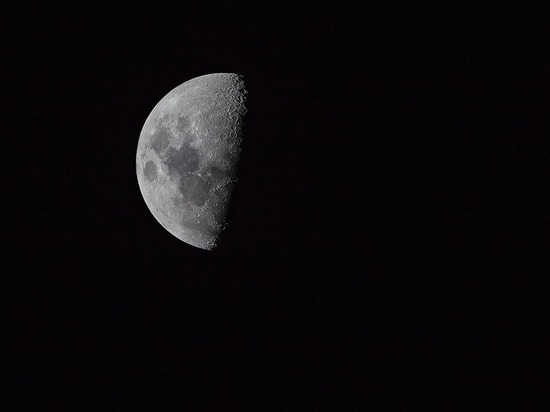 Частичное лунное затмение смогут  увидеть сегодня ночью жители Алтайского края