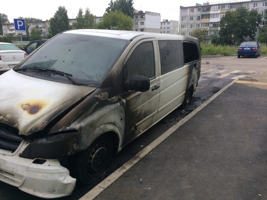Четыре машины сгорели в Тульской области за сутки