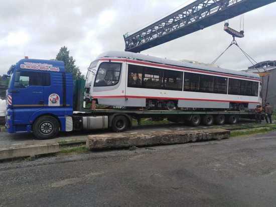 В Краснодар отправили первый новый трамвай