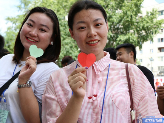 Китайские студенты признались в любви Хабаровску