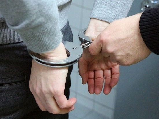 В Калининграде вора поймали во время примерки хозяйского гардероба