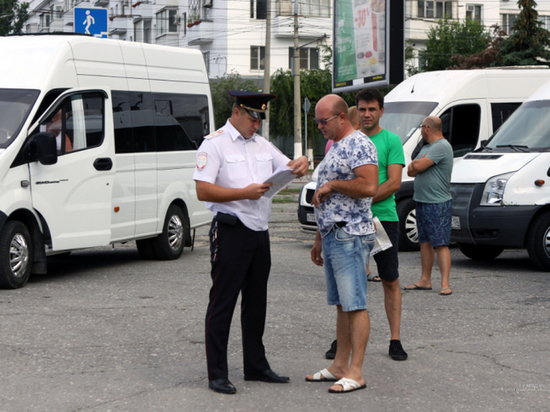В Волгограде в летний лагерь детей собирались везти на неисправных автобусах