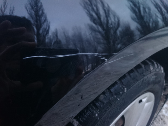 В Калининграде повредили пять припаркованных на тротуаре автомобилей