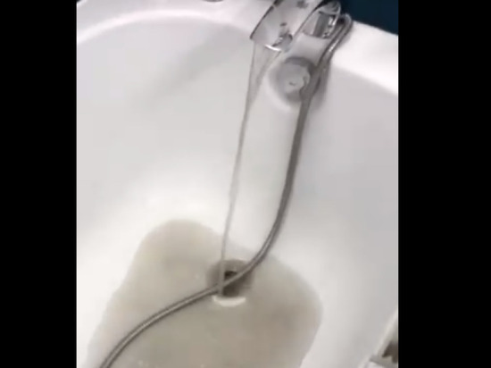 Житель Салехарда пожаловался на серую воду