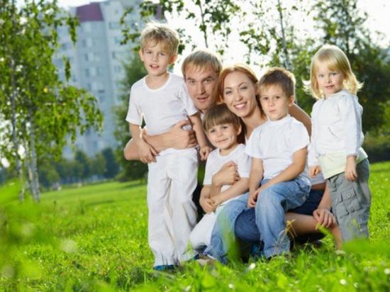 Около 300 жителей Хабаровского края готовы стать приемными родителями