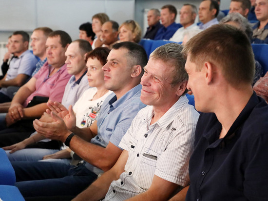 Работникам Алтай-Кокса вручили высокие награды Работникам Алтай-Кокса вручили высокие награды