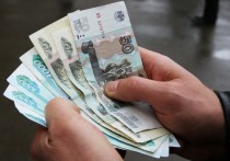 По данным Росстата, 50% российских граждан, трудоустроенных на крупных и средних предприятиях, получают зарплату меньше 34 335 рублей в месяц - таково медианное значение показателя в апреле текущего года