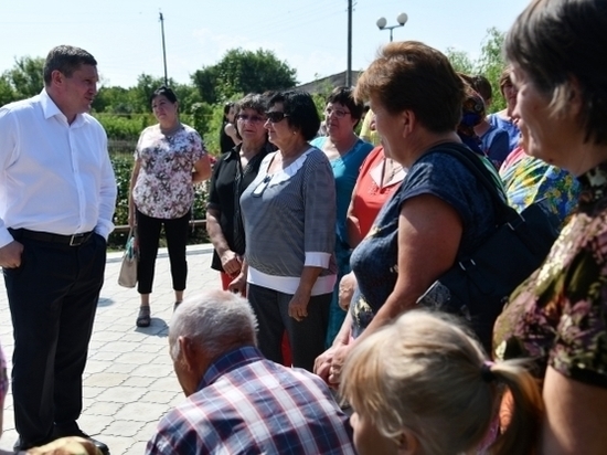 Андрей Бочаров вместе с жителями Клетского района обсудил планы на пятилетку