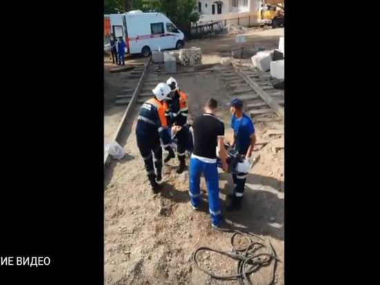 В Башкирии машинист крана сломал ногу на высоте девятого этажа