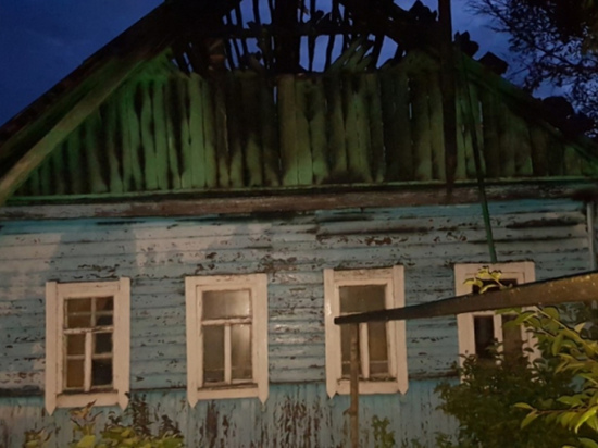 В Гагаринском районе полыхал дачный дом
