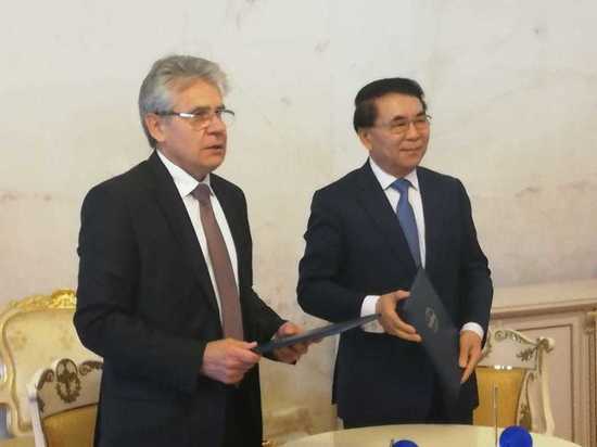 Президенты академий наук России и КНР подписали дорожную карту сотрудничества и ответили на вопросы журналистов