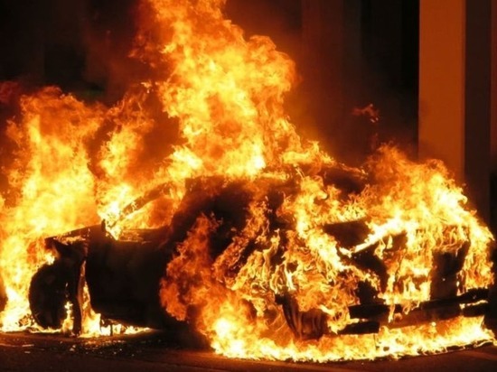 В Гусеве сгорел автомобиль «Audi -80»