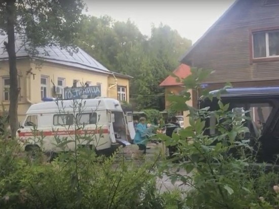 У гостиницы в Тверской области открыли стрельбу из травмата – есть раненые