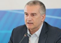 "Если судить по нынешней риторике в отношении Крыма, а также ДНР и ЛНР, то не стоит ждать смягчения ситуации по этим вопросам", — отметил Аксенов в своем Facebook