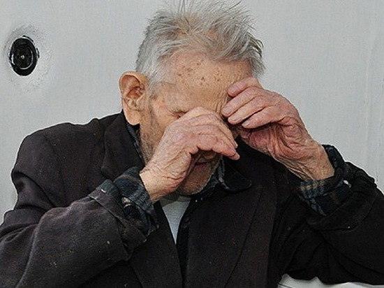 В Воронежской области взрослый внук ограбил 90-летнего деда