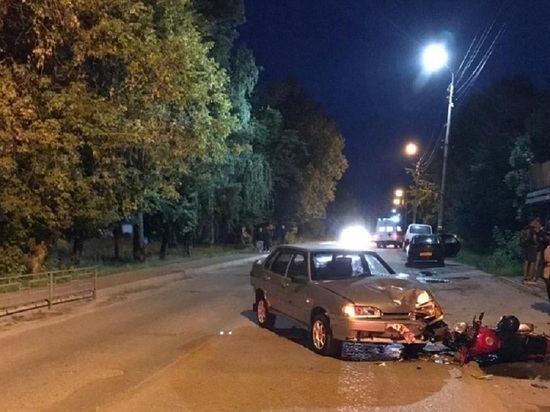 Калужский подросток на мотоцикле угодил под автомобиль