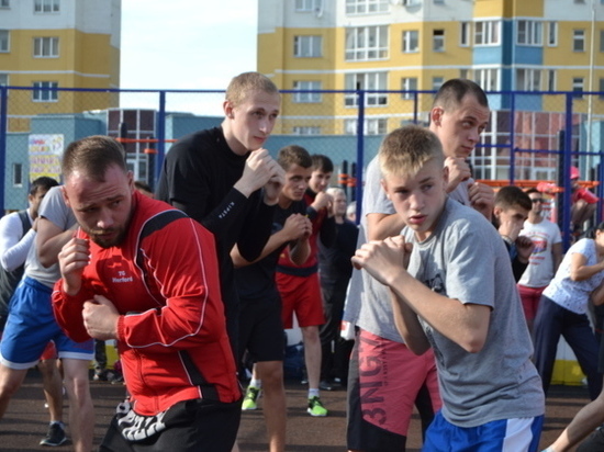 Свыше двухсот человек посетили открытую тренировку по боксу в Иванове