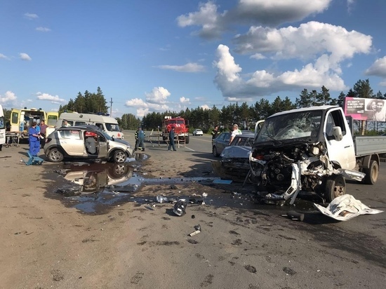 В Челябинской области в ДТП с четырьмя автомобилями погибли мужчина и женщина