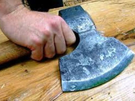 В столице Калмыкии задержан семейный дебошир с топором