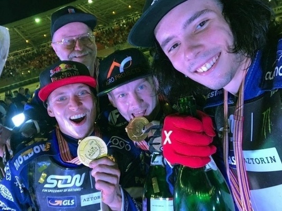 «Победа не благодаря, а вопреки». Хабиров поздравил спидвеистов, ставших чемпионами мира