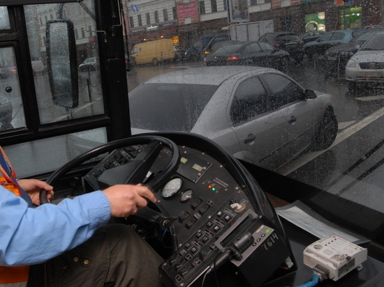 В Киеве задержали водителя троллейбуса, который 20 лет курил коноплю