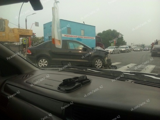 На Южном в Кемерове разбились две иномарки