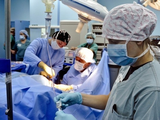 Сургутские хирурги спасли жизнь пациенту с тромбом в сосудах головного мозга