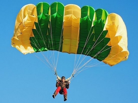 Хабаровчанам покажут выступления спортсменов-парашютистов