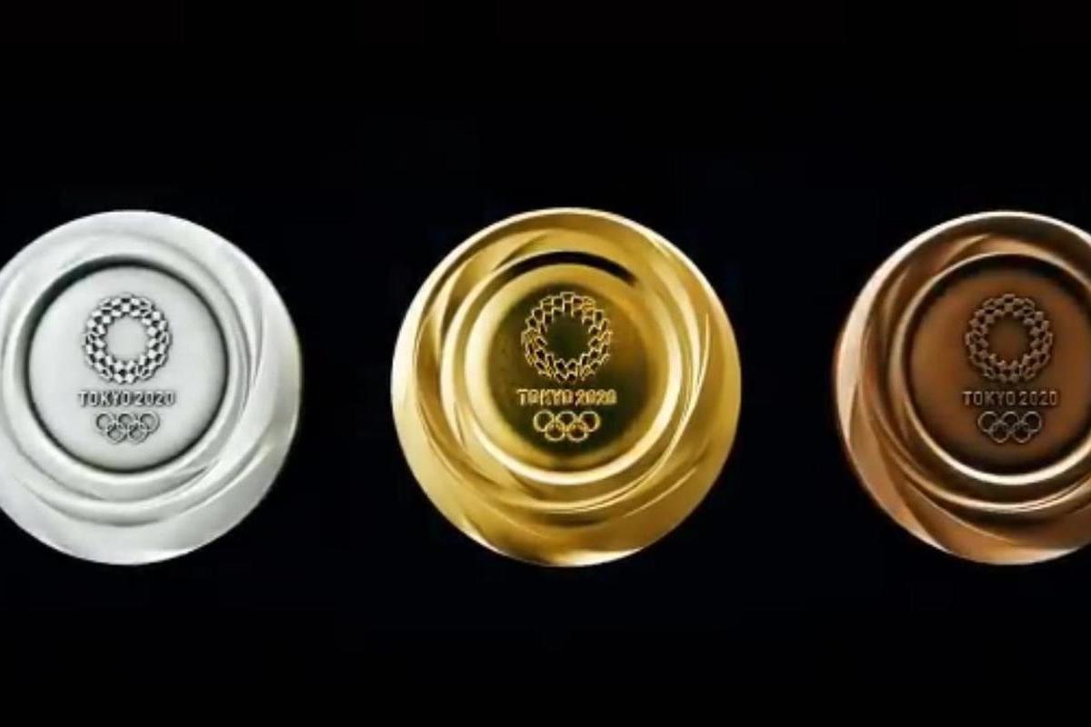 В Японии представили дизайн медалей Олимпиады-2020, сделанных из смартфонов