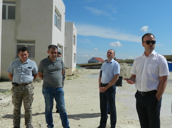Министр строительства и архитектуры Крыма лично контролирует возведение школы и детсада в Бахчисарае
