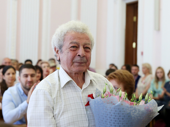 В администрации столицы Ставрополья прошло торжественное собрание