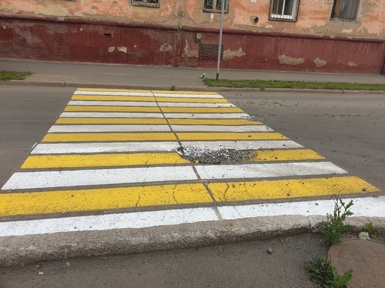 Оригинальный способ ремонта пешеходного перехода возмутил кемеровчан